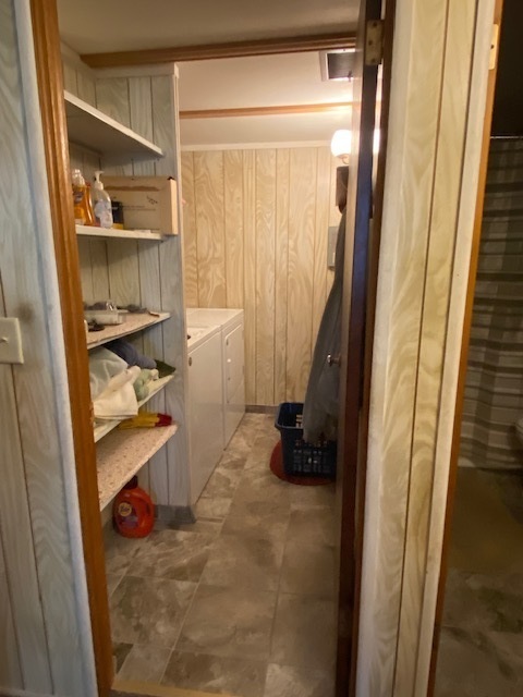 206 North 4th Street Danforth, IL 60930 - Photo 9 of 18 a view of walk in closet