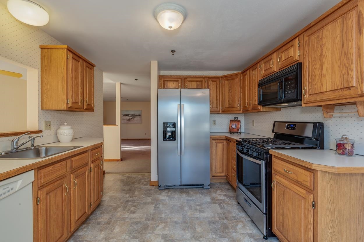 1 Ridgewood Drive, Unit Q Atkinson, NH 03811 - Photo 10 of 40