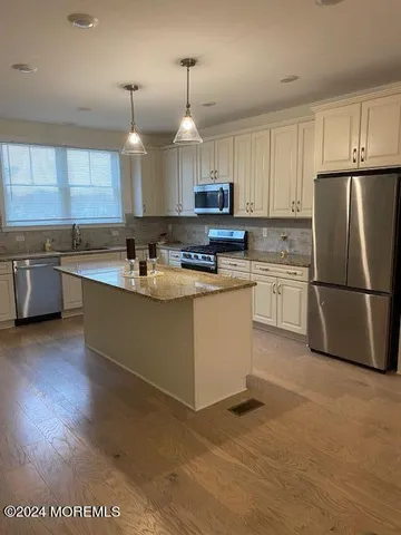 $4,000 | 8 Raritan Avenue, Keyport, NJ 07735