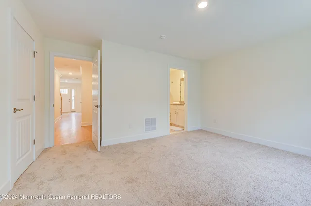 $4,000 | 8 Raritan Avenue, Keyport, NJ 07735