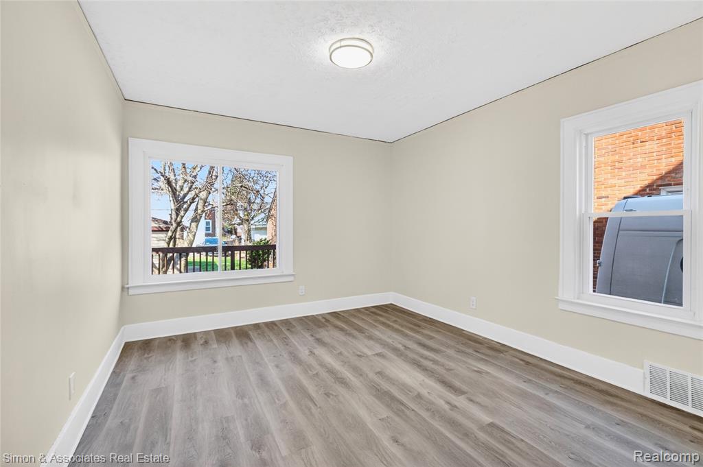5019 Maple Street Dearborn, MI 48126 - Photo 15 of 44