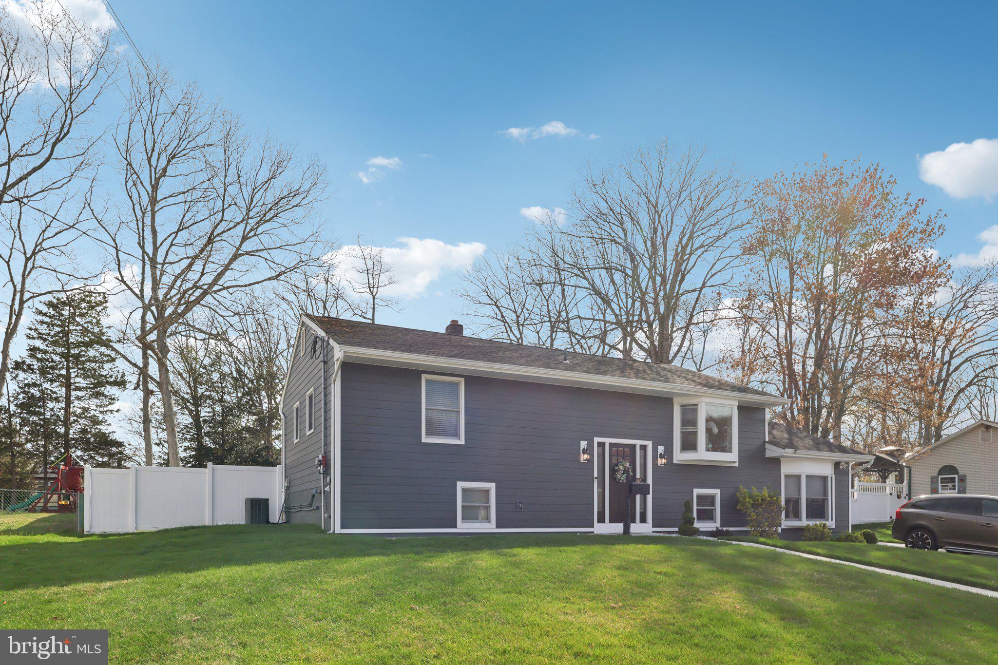 118 Darien Road Howell, NJ 07731 - Photo 5 of 48 Gallery Image 5