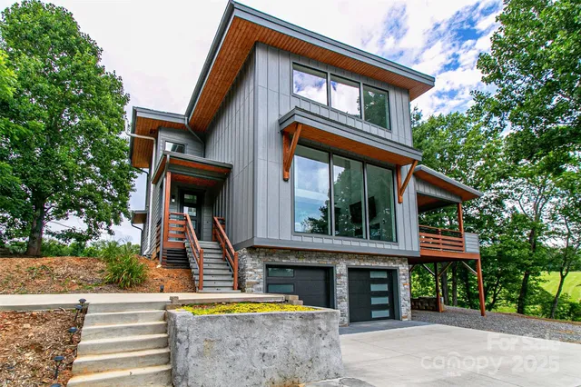 $799,000 | 22 Lara Drive, Mills River, NC 28759