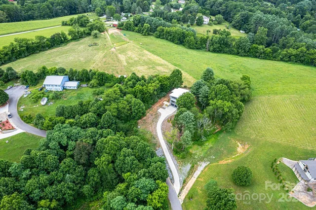 $799,000 | 22 Lara Drive, Mills River, NC 28759