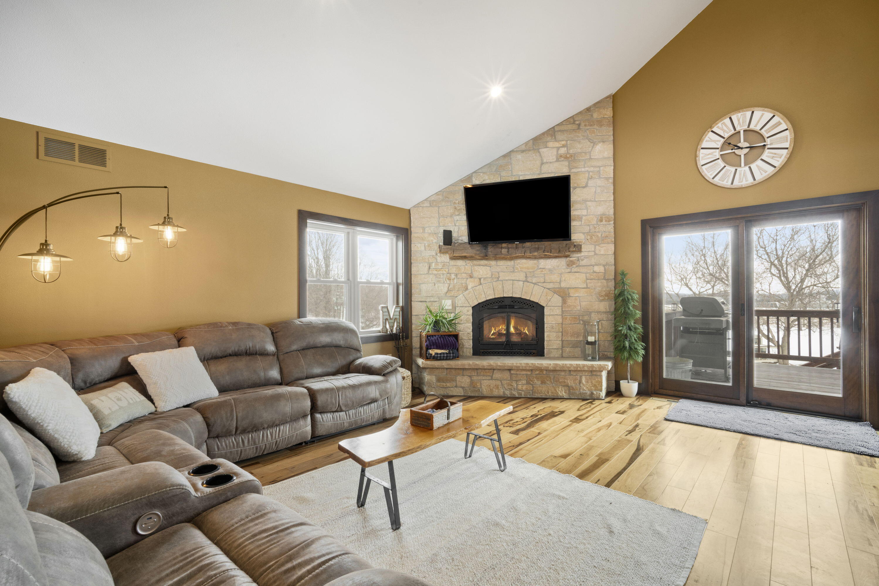 4495 Ridge Road Kewaskum, WI 53040 - Photo 12 of 39 12_imgDSC06423