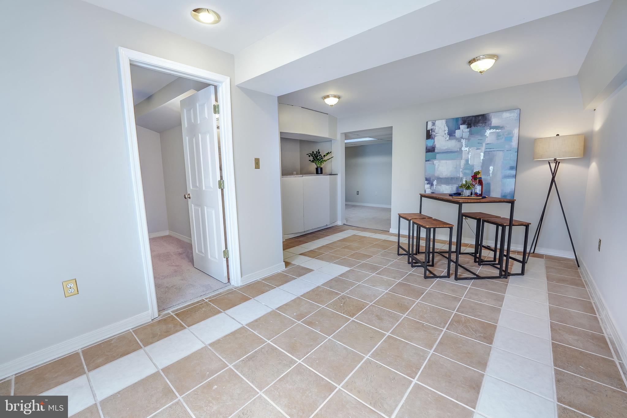 13799 Spriggs Road Manassas, VA 20112 - Photo 31 of 38 Great for Entertaining!