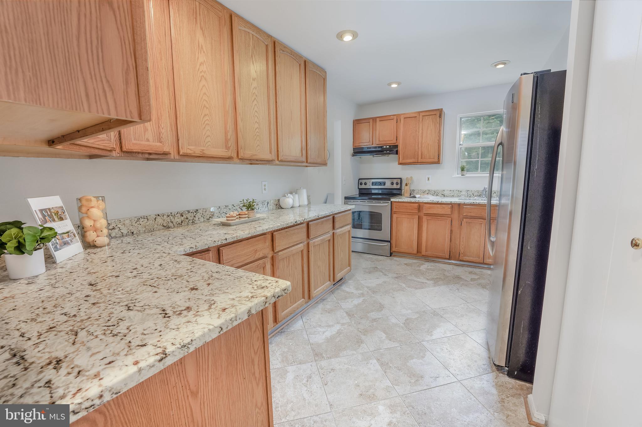 13799 Spriggs Road Manassas, VA 20112 - Photo 9 of 38 Tons of cabinets!