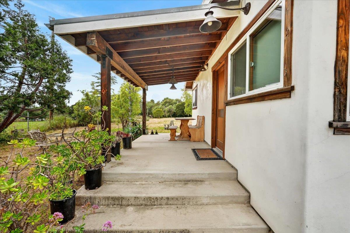 67 Hughes Road Watsonville, CA 95076 - Photo 3 of 33