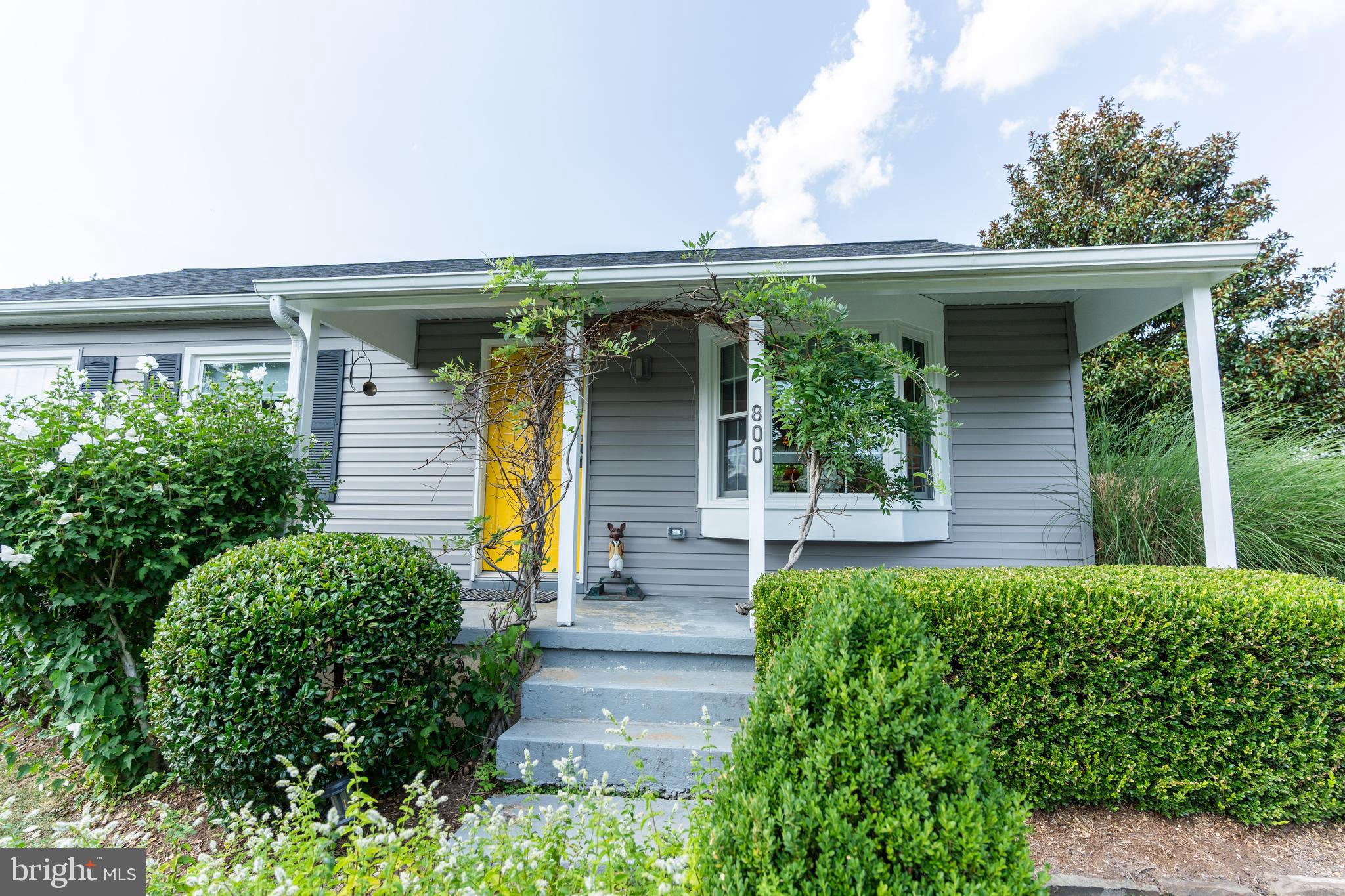 800 Blue Ridge Avenue Middleburg, VA 20117 - Photo 18 of 34 Front Entry
