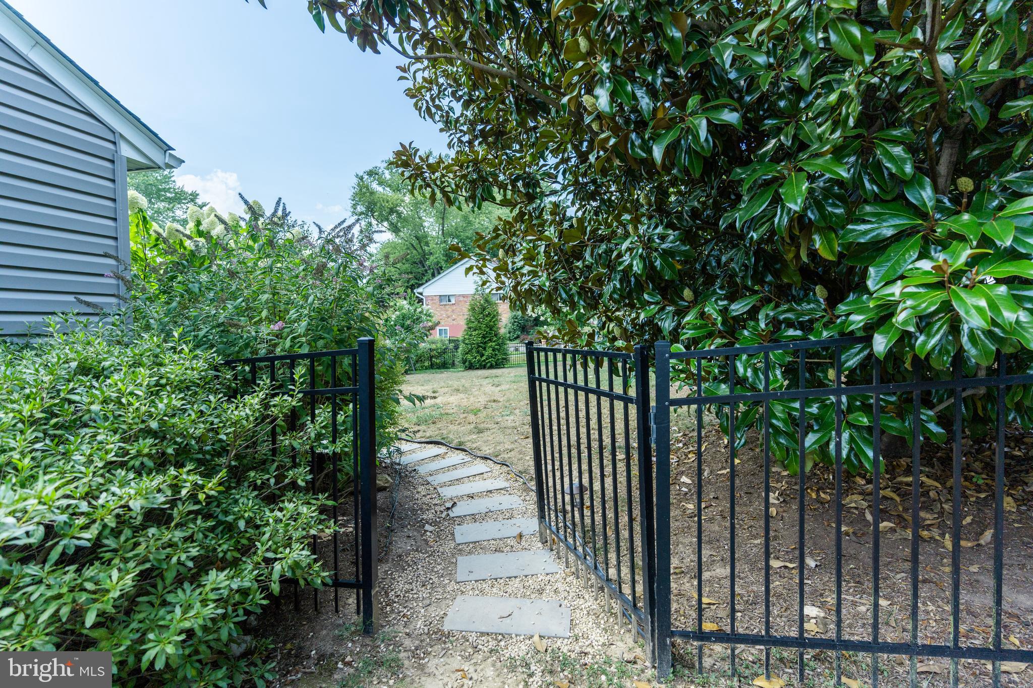 800 Blue Ridge Avenue Middleburg, VA 20117 - Photo 21 of 34 Fully Fenced Backyard