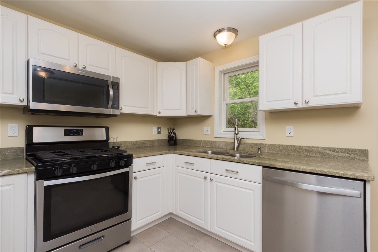 541 Berry River Road Barrington, NH 03825 - Photo 3 of 27