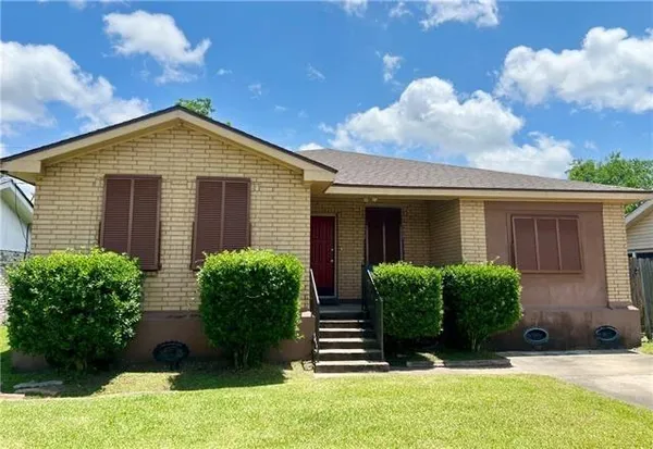 $255,000 | 234 Dianne Drive, St. Rose, LA 70087