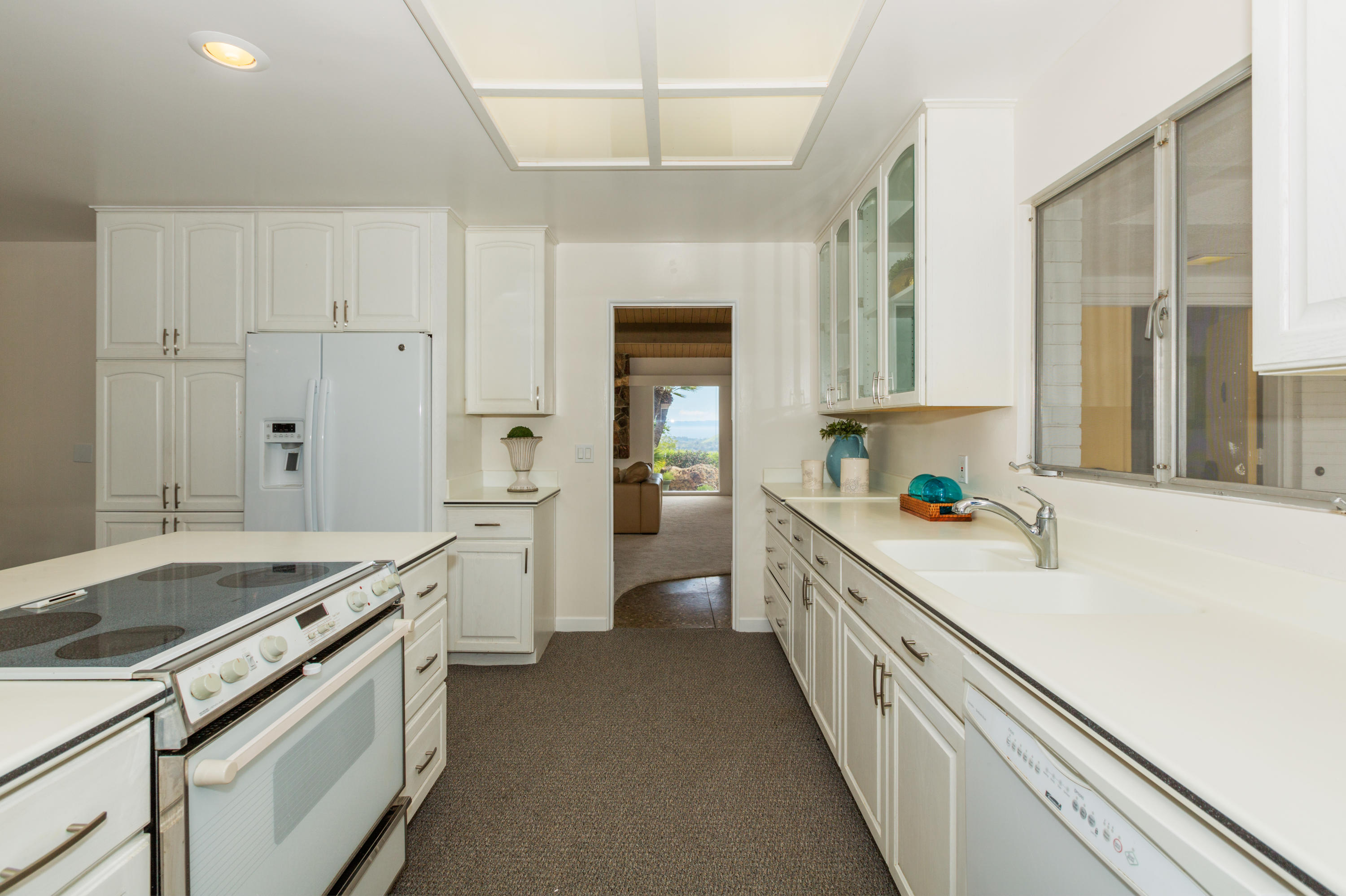 440 Northridge Road Santa Barbara, CA 93105 - Photo 11 of 35 Kitchen 3