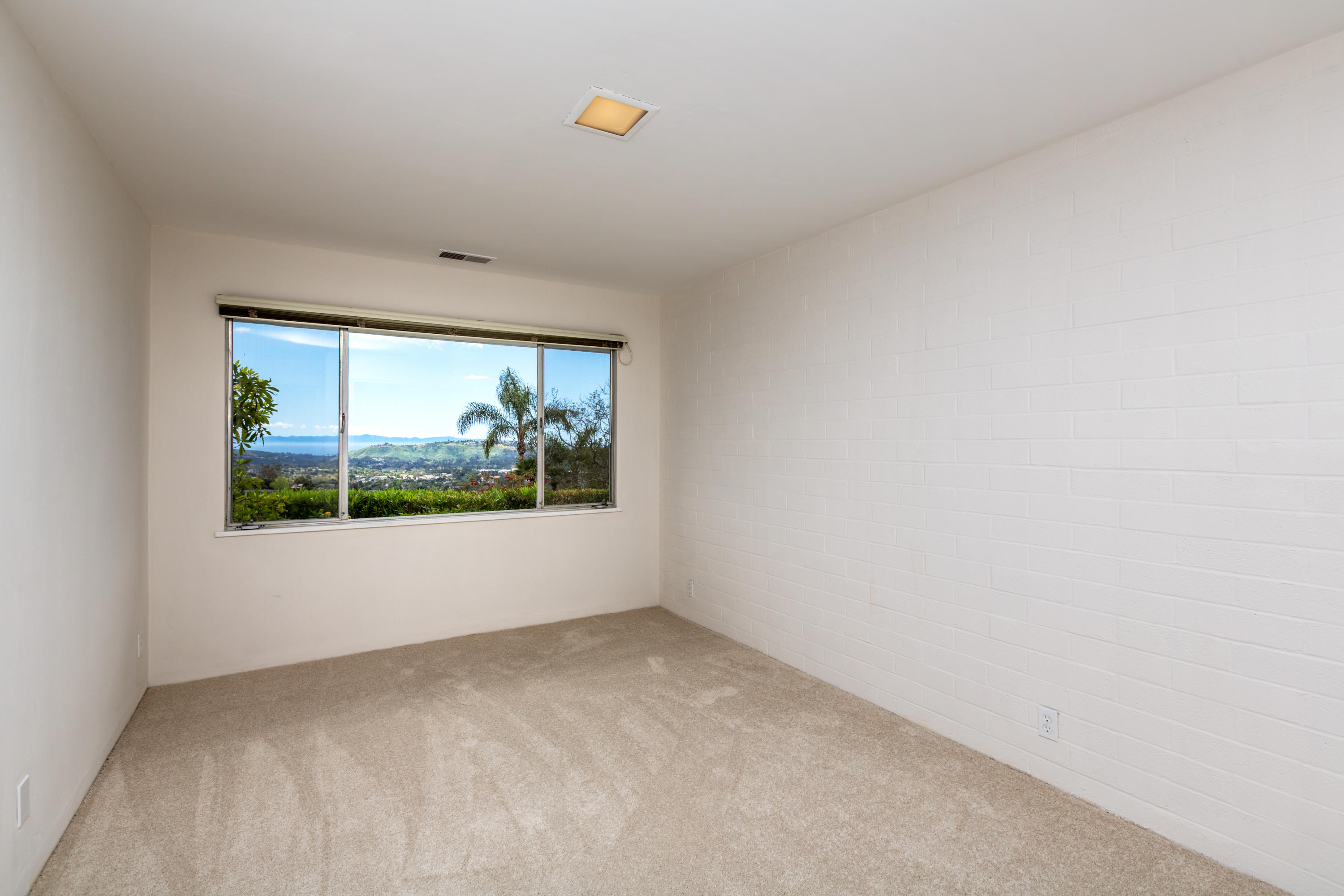 440 Northridge Road Santa Barbara, CA 93105 - Photo 15 of 35 Guest bedroom 1
