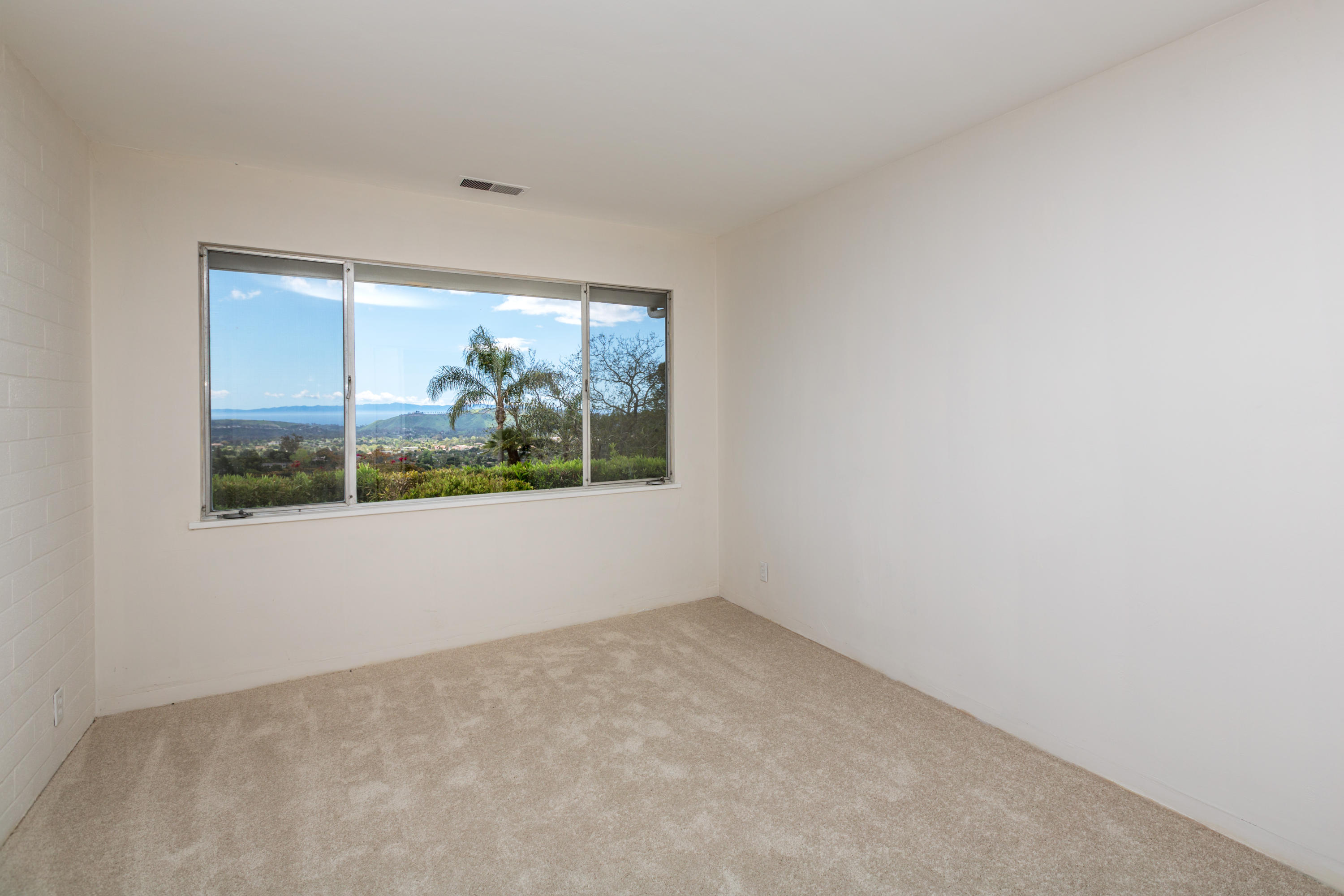 440 Northridge Road Santa Barbara, CA 93105 - Photo 16 of 35 Guest bedroom 2