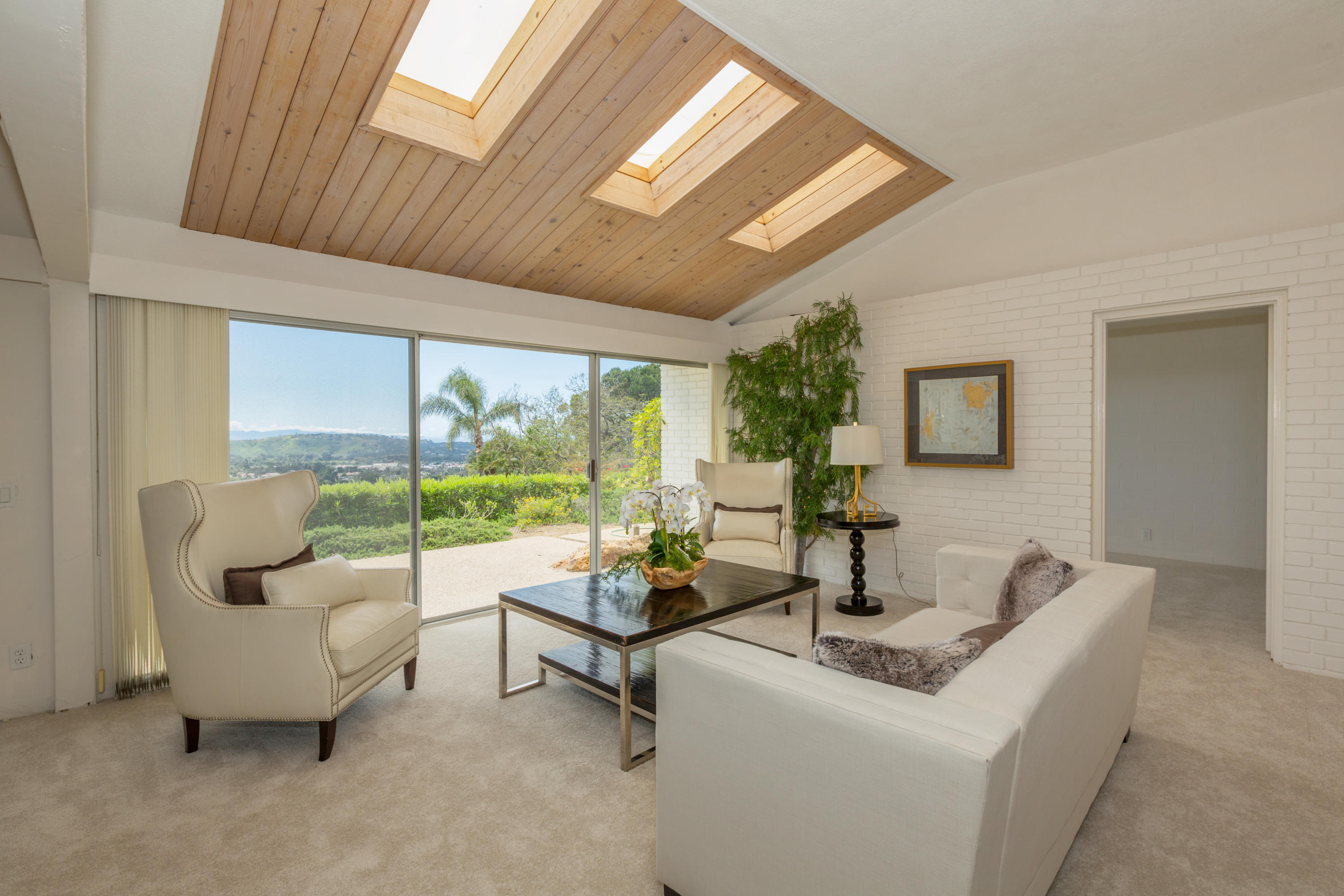 440 Northridge Road Santa Barbara, CA 93105 - Photo 8 of 35 Family Room