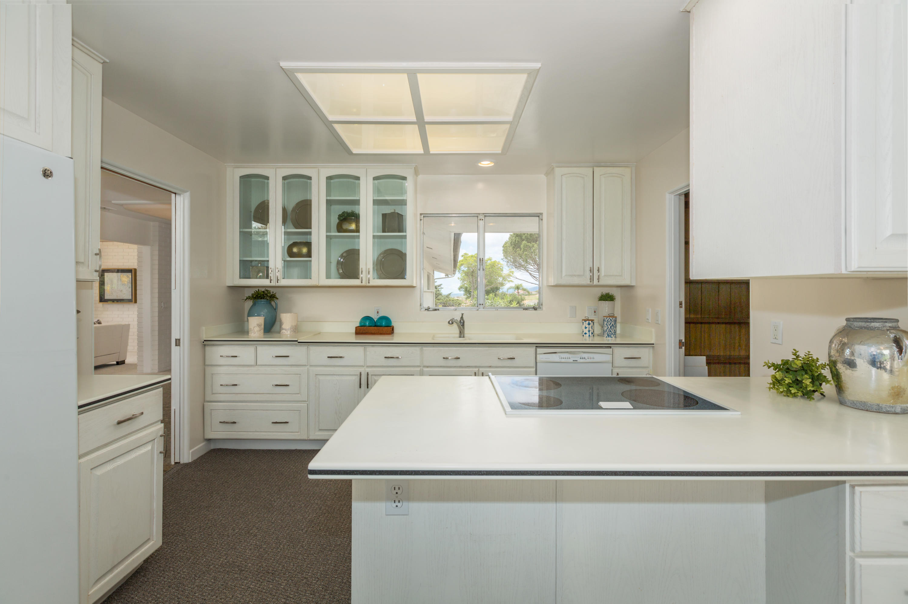 440 Northridge Road Santa Barbara, CA 93105 - Photo 10 of 35 Kitchen 2