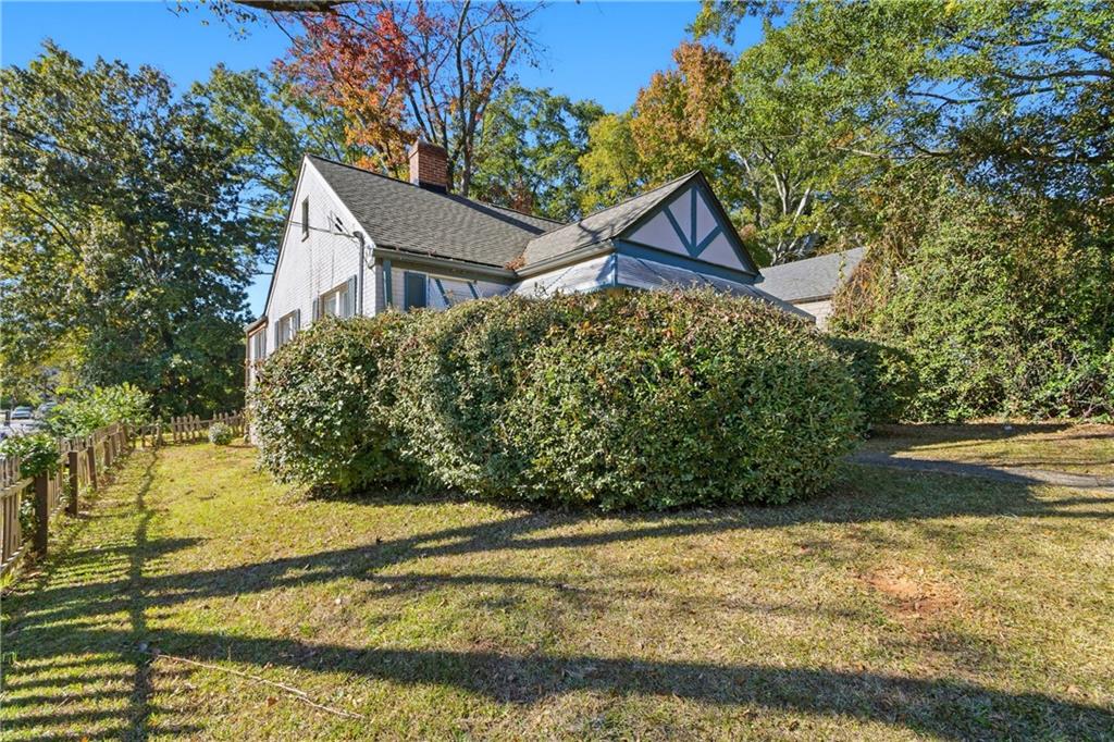 197 Mathewson Place Southwest Atlanta, GA 30314 - Photo 2 of 14