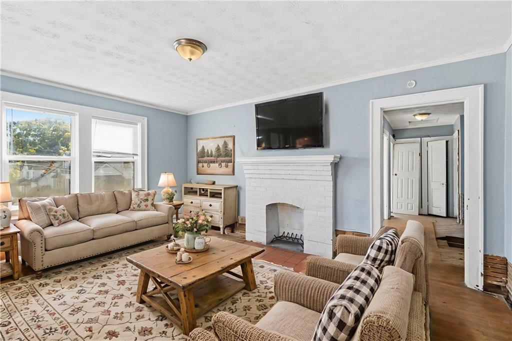 197 Mathewson Place Southwest Atlanta, GA 30314 - Photo 3 of 14