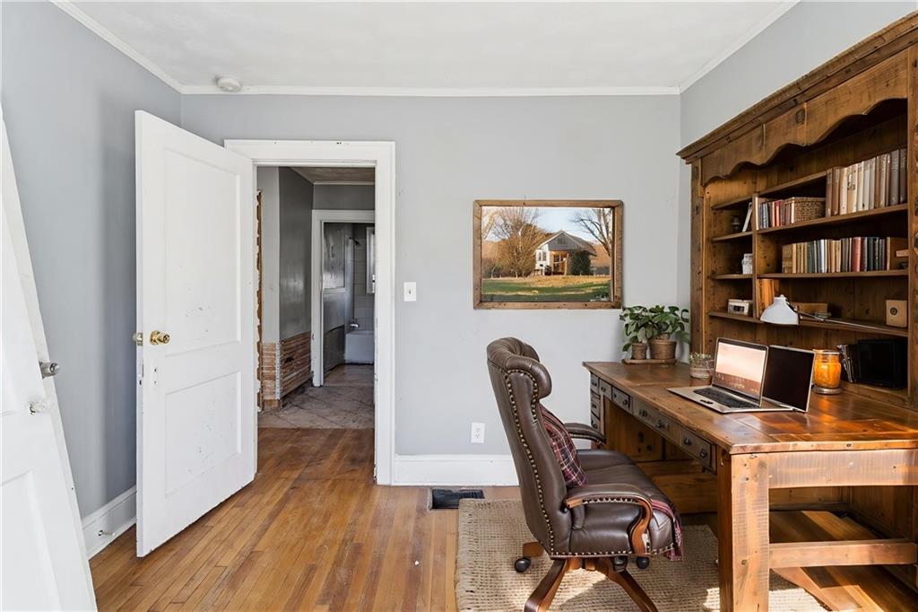 197 Mathewson Place Southwest Atlanta, GA 30314 - Photo 4 of 14