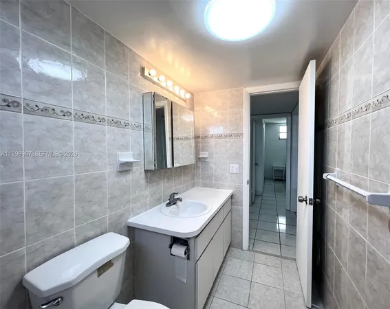 $2,000 | 3030 Marcos Drive, Unit T302, Aventura, FL 33160