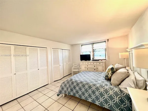 $2,000 | 3030 Marcos Drive, Unit T302, Aventura, FL 33160