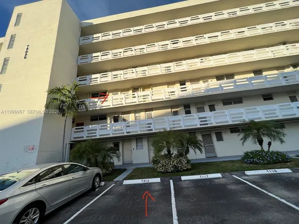 $2,000 | 3030 Marcos Drive, Unit T302, Aventura, FL 33160