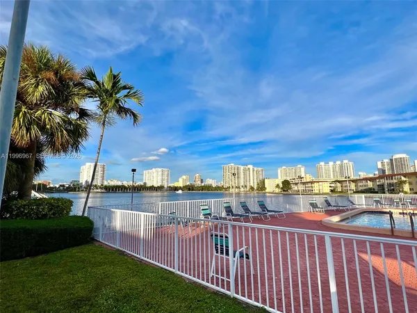 $2,000 | 3030 Marcos Drive, Unit T302, Aventura, FL 33160