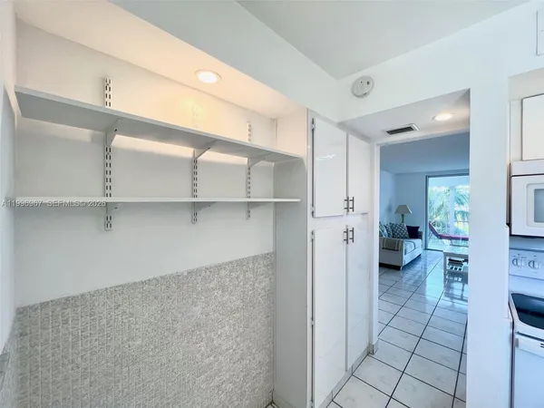 $2,000 | 3030 Marcos Drive, Unit T302, Aventura, FL 33160