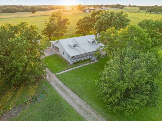 a view of an ocean and a mountain view