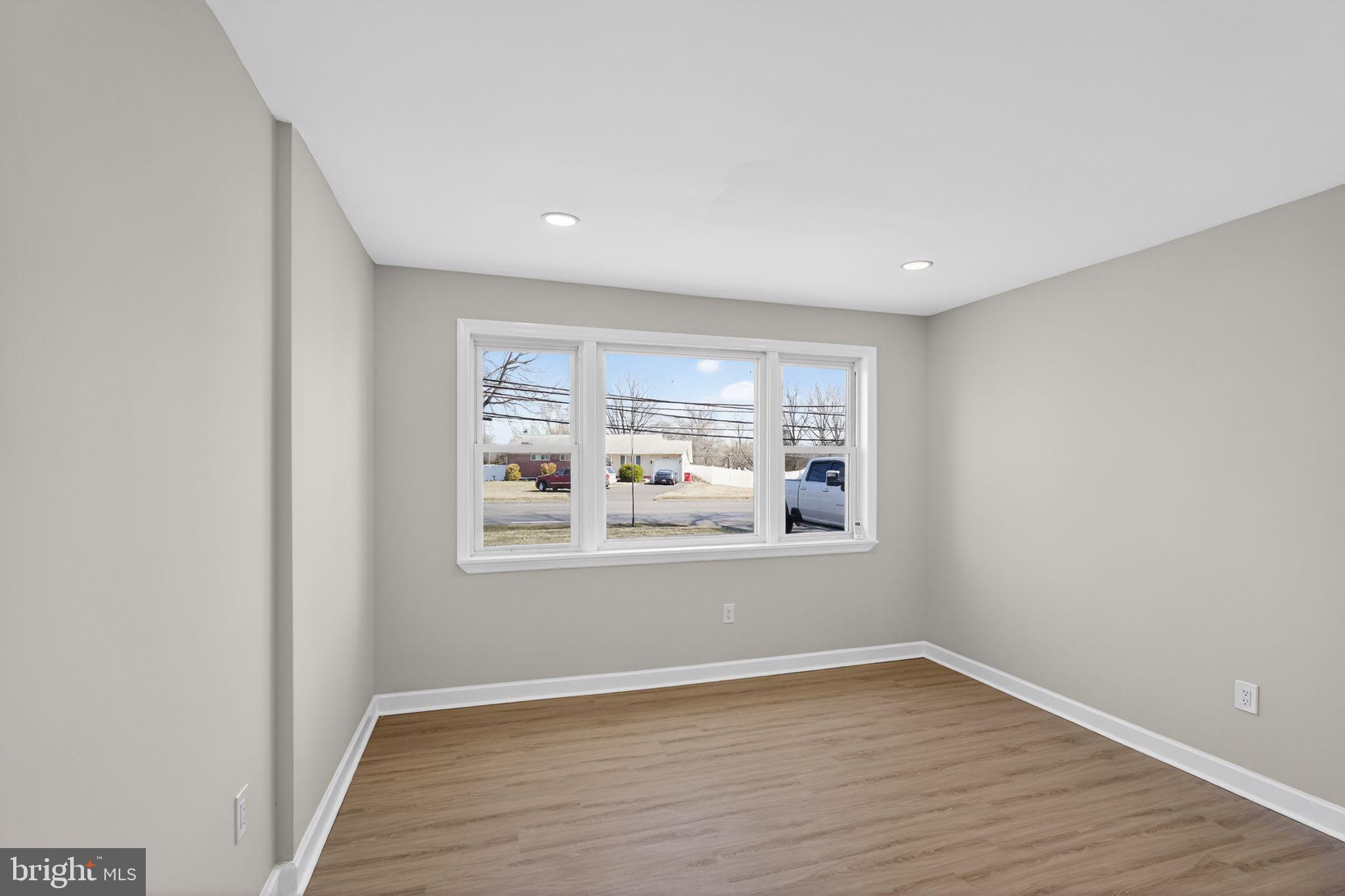 727 West County Line Road Horsham, PA 19044 - Photo 16 of 34