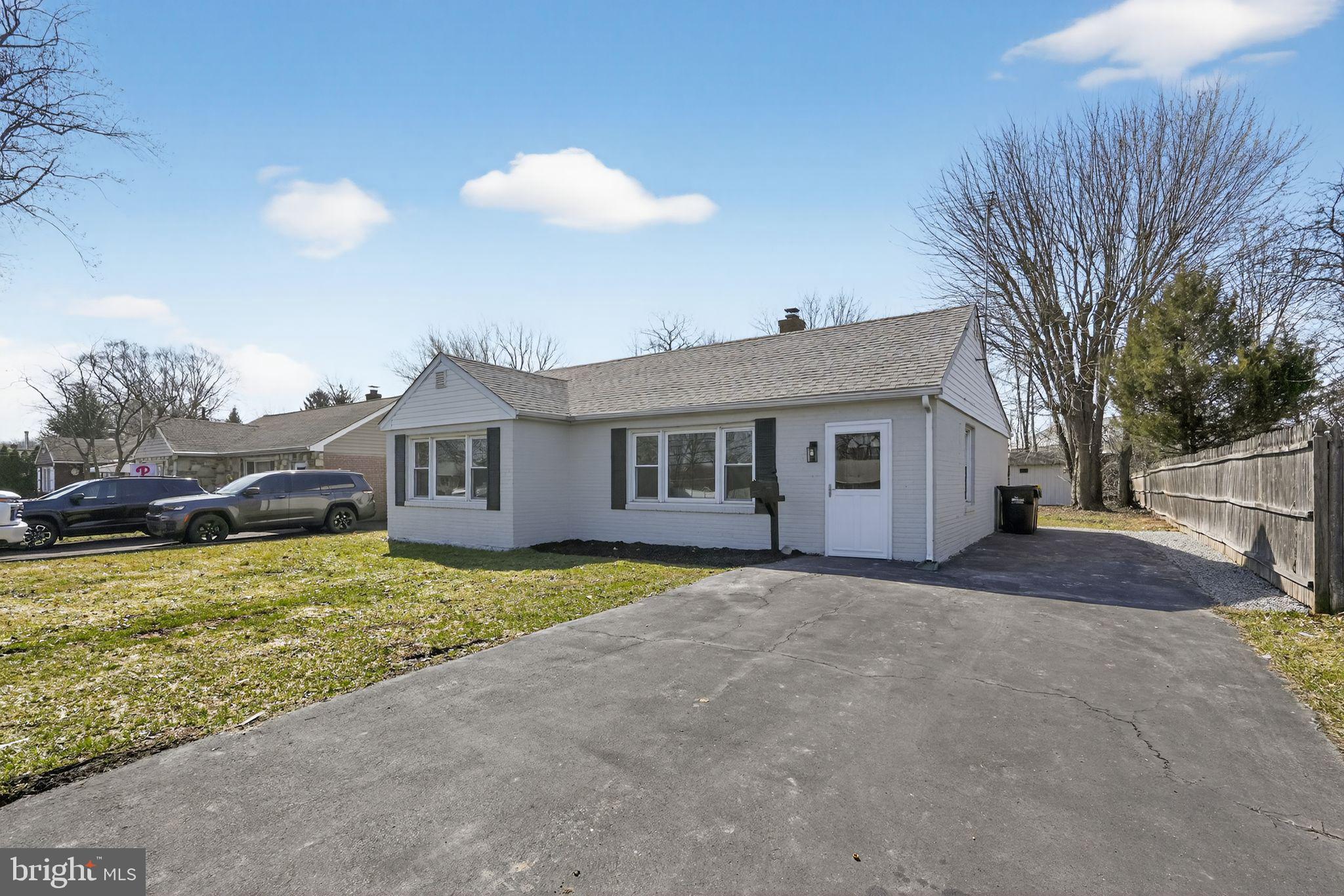 727 West County Line Road Horsham, PA 19044 - Photo 2 of 34