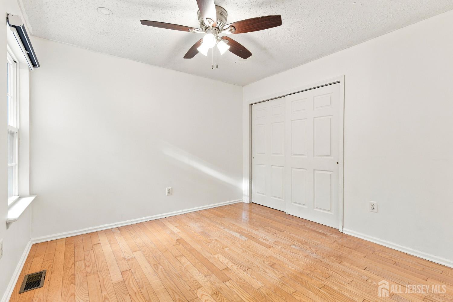 63 Prestwick Way Edison, NJ 08820 - Photo 21 of 29 Gallery Image 21