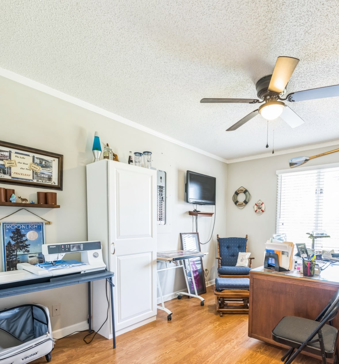 5312 West Trimble Road Milton, TN 37118 - Photo 32 of 42 a work room with furniture and a flat screen tv