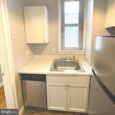 $1,895 | 1010 25th Street Northwest, Unit 807, Washington, DC 20037