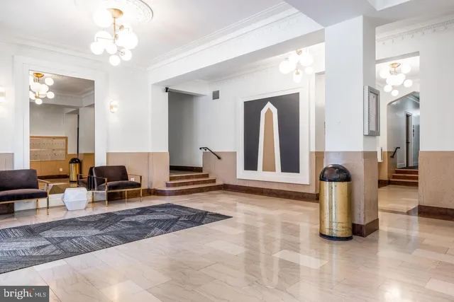 $1,895 | 1010 25th Street Northwest, Unit 807, Washington, DC 20037