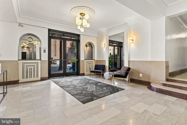 $1,895 | 1010 25th Street Northwest, Unit 807, Washington, DC 20037