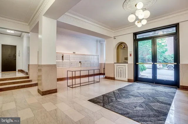 $1,895 | 1010 25th Street Northwest, Unit 807, Washington, DC 20037