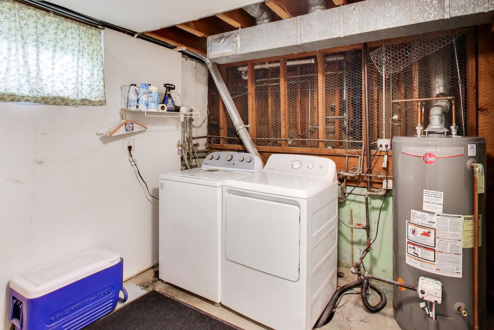 1281 Banbury Road Mundelein, IL 60060 - Photo 17 of 34