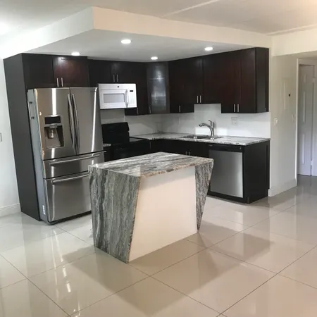 $1,975 | 2000 Springdale Boulevard, Unit 210, Palm Springs, FL 33461
