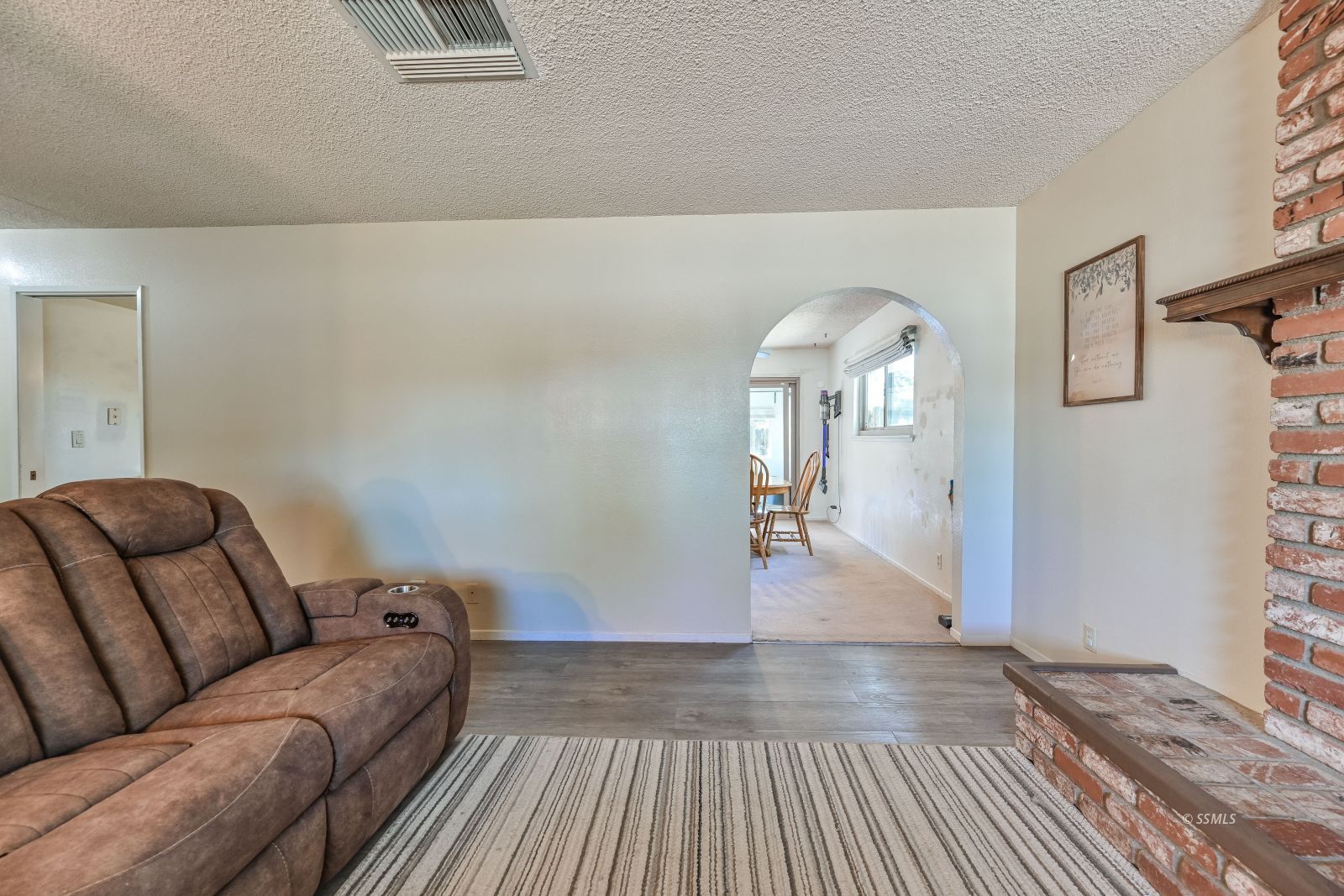 301 South Valley Street Ridgecrest, CA 93555 - Photo 6 of 29