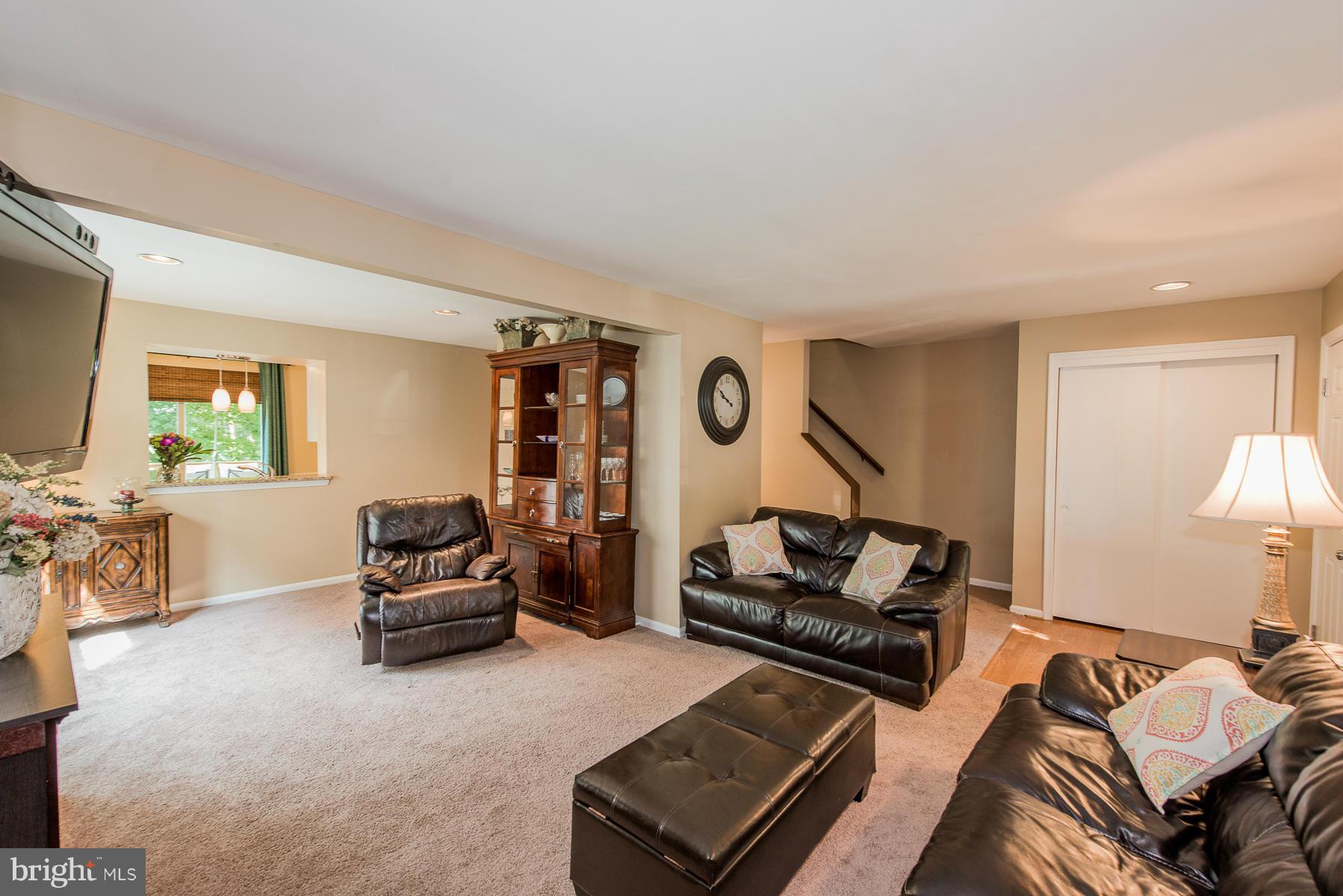 11516 Shell Flower Lane Columbia, MD 21044 - Photo 8 of 30 Living Room