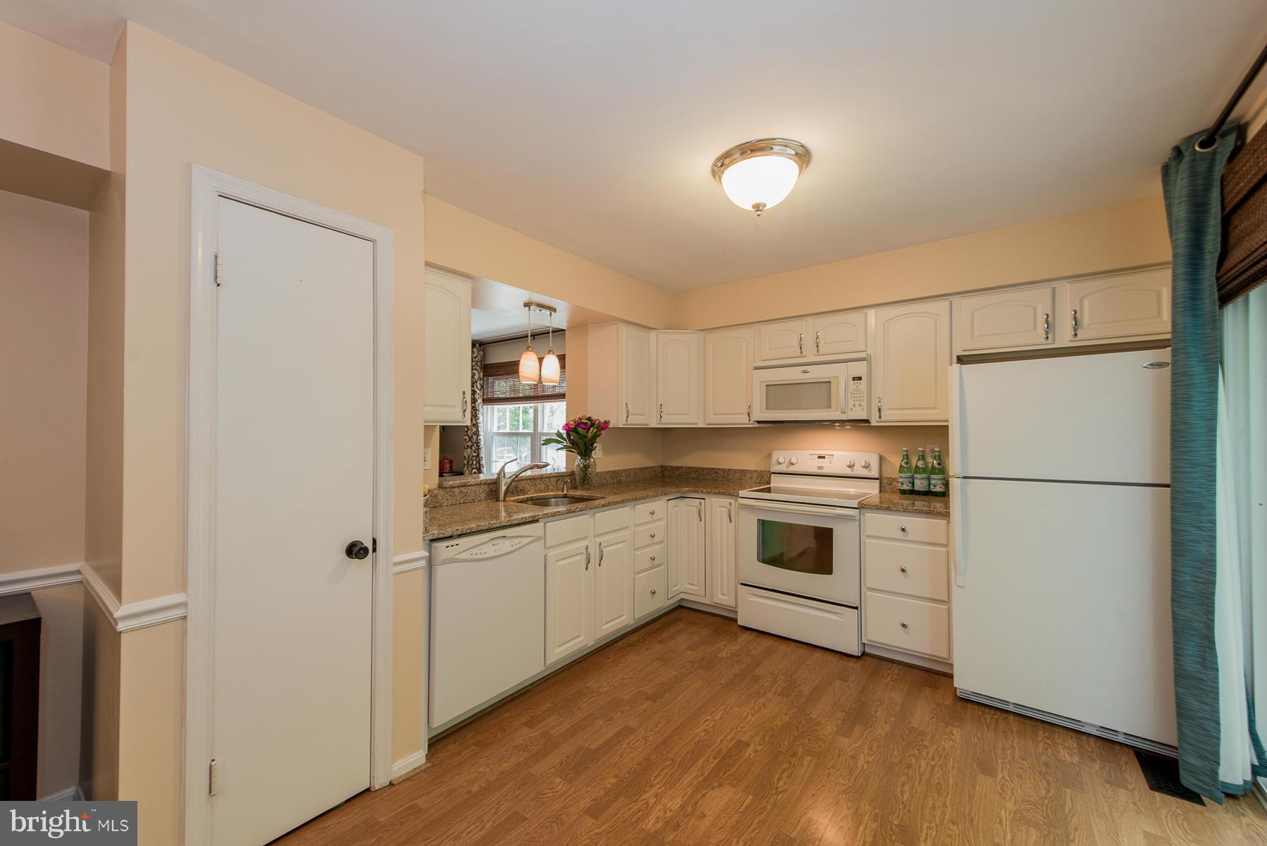 11516 Shell Flower Lane Columbia, MD 21044 - Photo 9 of 30 Kitchen