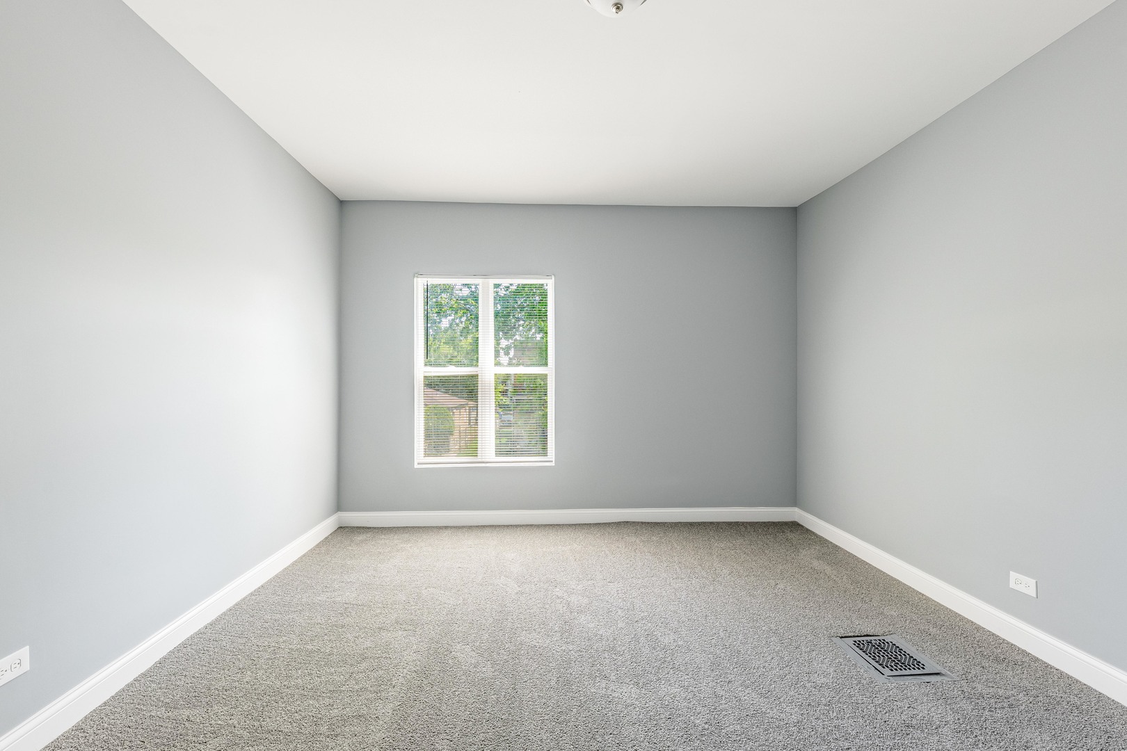 1310 East 72nd Street Chicago, IL 60619 - Photo 18 of 30