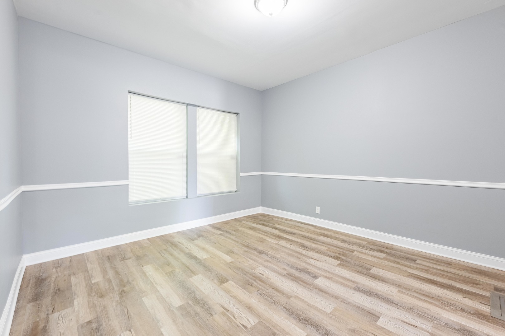 1310 East 72nd Street Chicago, IL 60619 - Photo 10 of 30