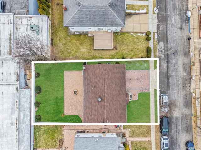 $1,199,999 | 105 Arlington Street, Mineola, NY 11501