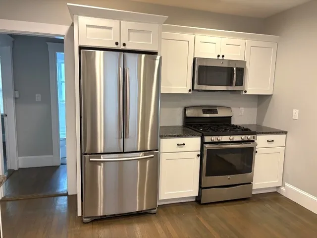 $2,950 | 36-38 Burgoyne Street, Unit 1, Boston, MA 02124