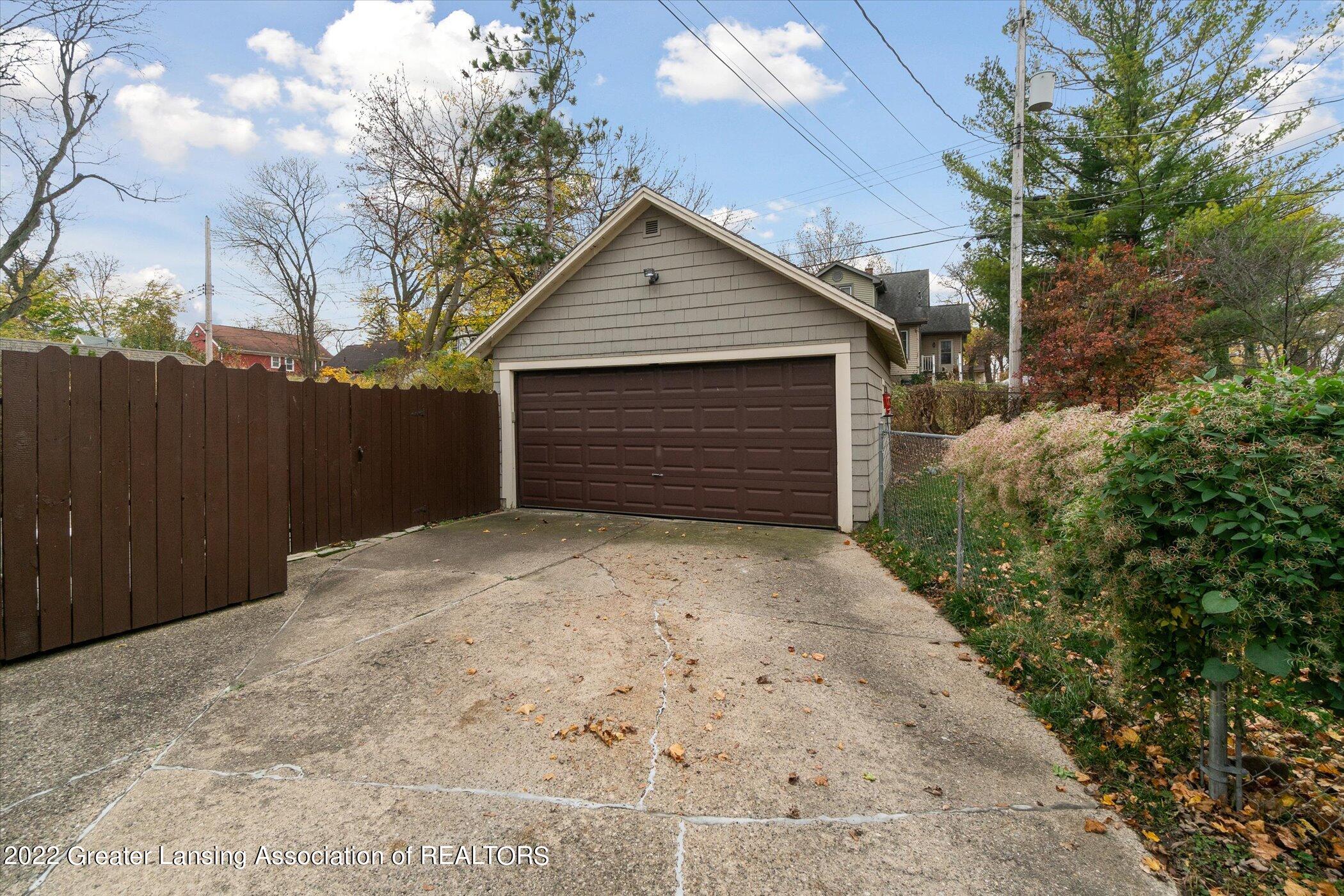 1813 Drexel Road Lansing, MI 48915 - Photo 34 of 39 2 Car Garage