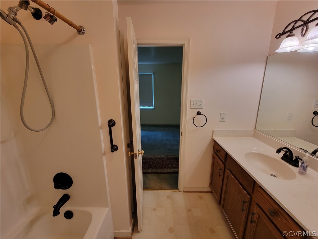 9666 Lockberry Ridge Loop Richmond, VA 23237 - Photo 11 of 26 Primary bath view 2