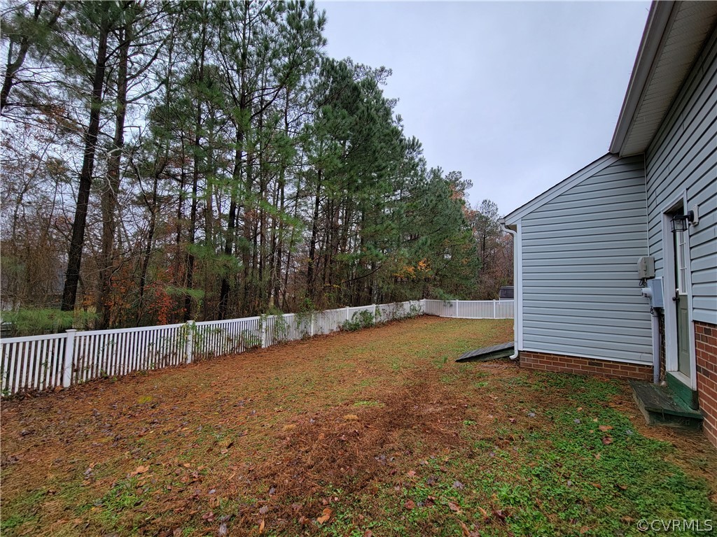 9666 Lockberry Ridge Loop Richmond, VA 23237 - Photo 17 of 26 Fence is vinyl